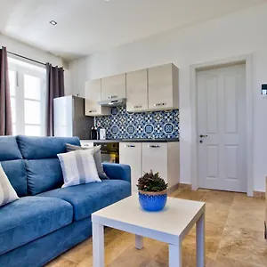 Ursula Self Catering And 1-br In By Tritoni Βαλέτα
